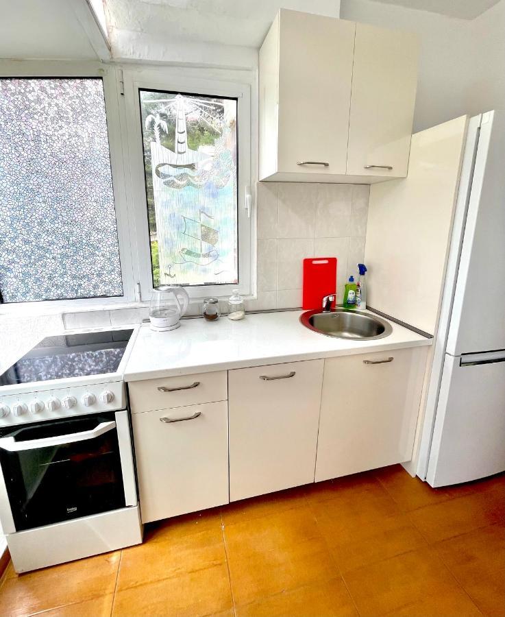 Family Apartment Close To Slovenska Beach Budva Bagian luar foto